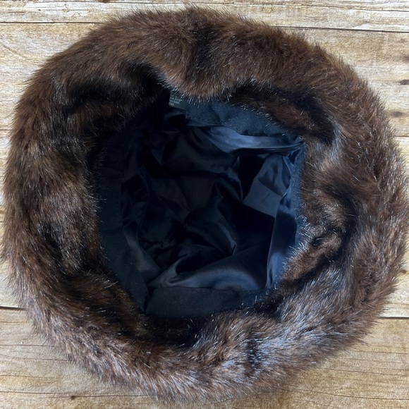 Luxurious One Size Womens Brown Fur Hat - Picture 11 of 11